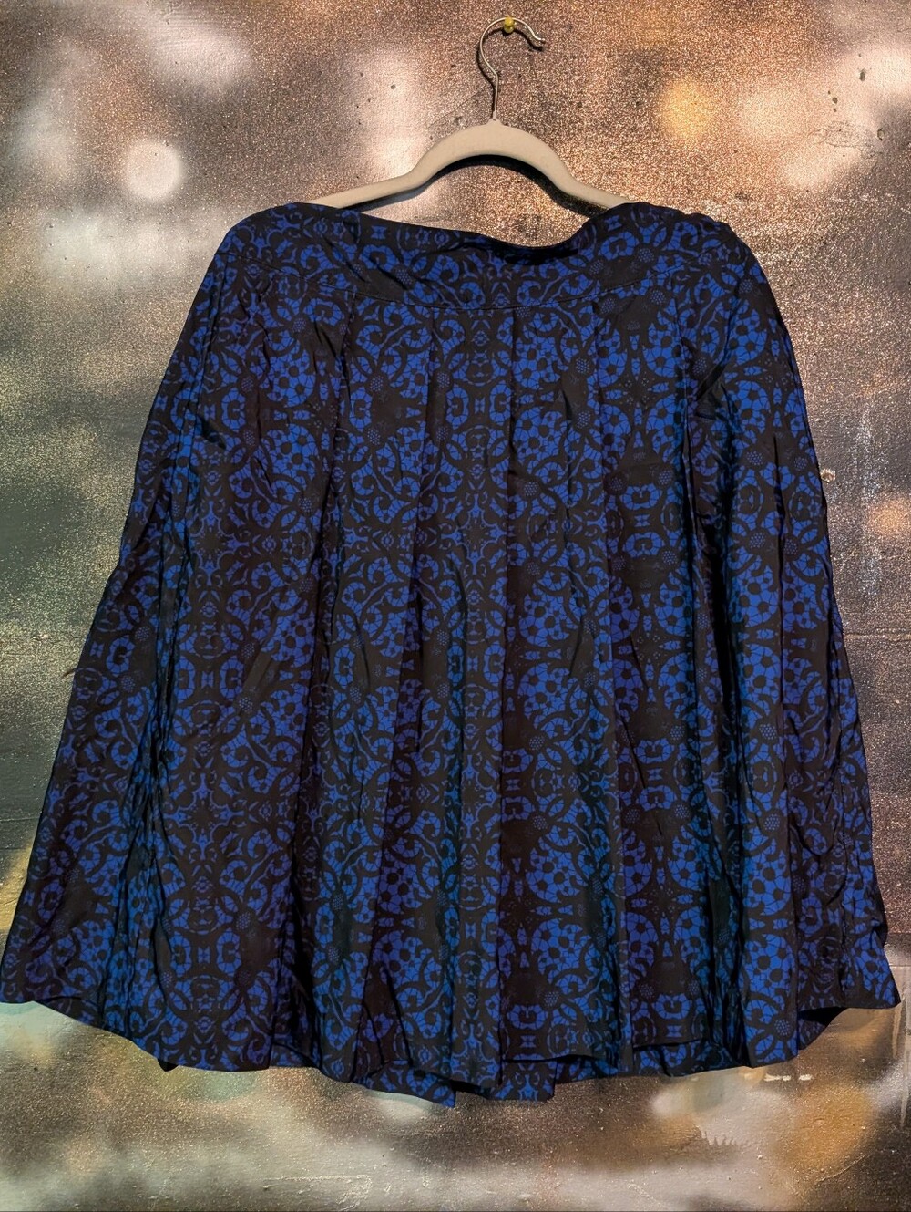Women's Skirt Size 12 Midi